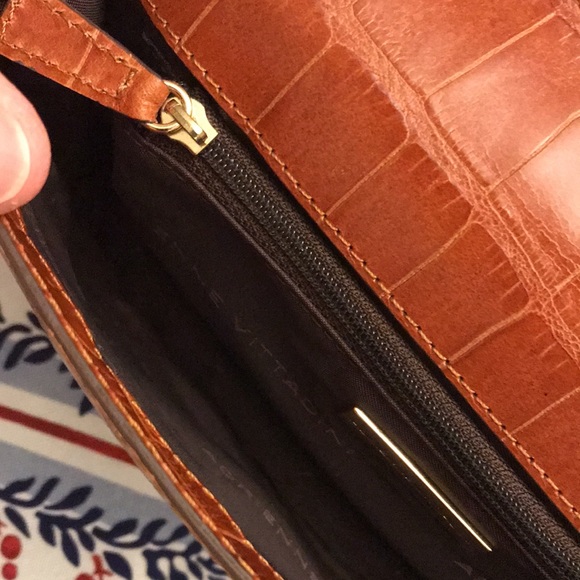 Adrienne Vittadini leather handbag NWT - Picture 9 of 9